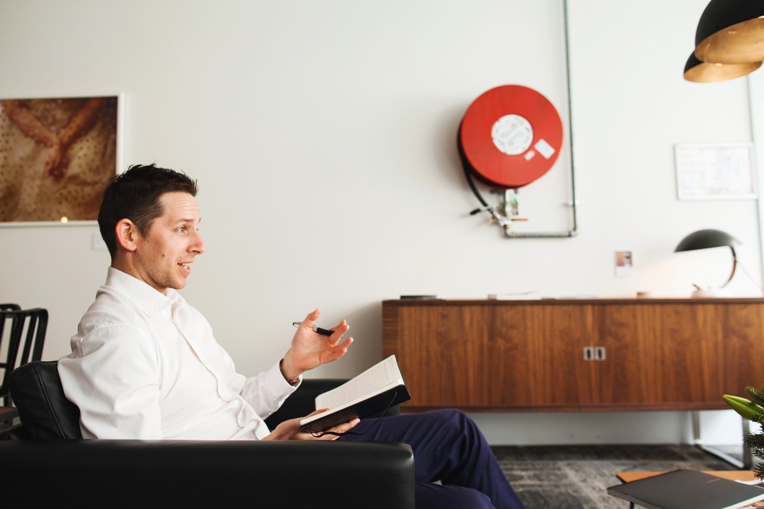 David Duenzl in conversation during a consulting discussion